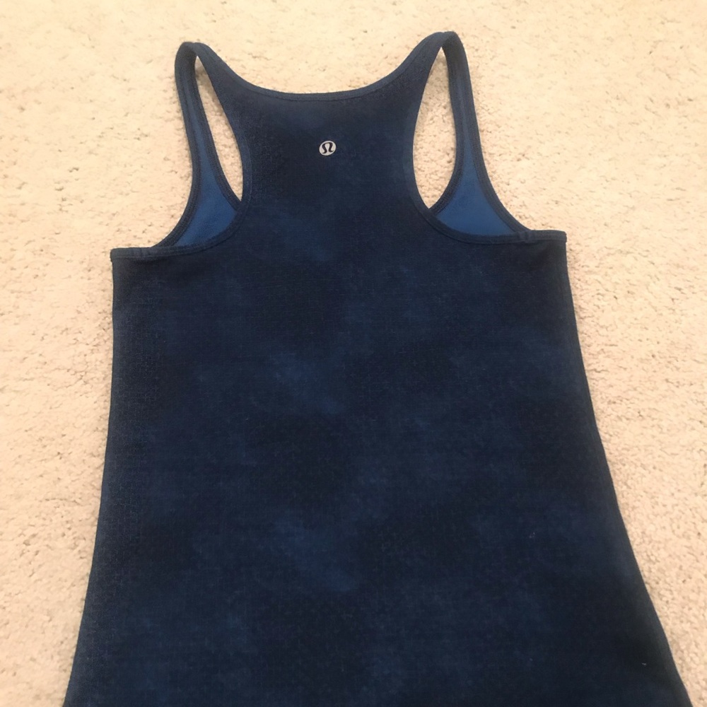 Lululemon size 4 navy blue and black tank top